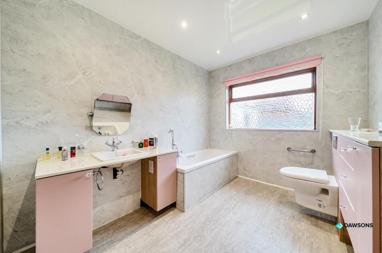 Y Llwyn, Llanelli, SA15 1JT